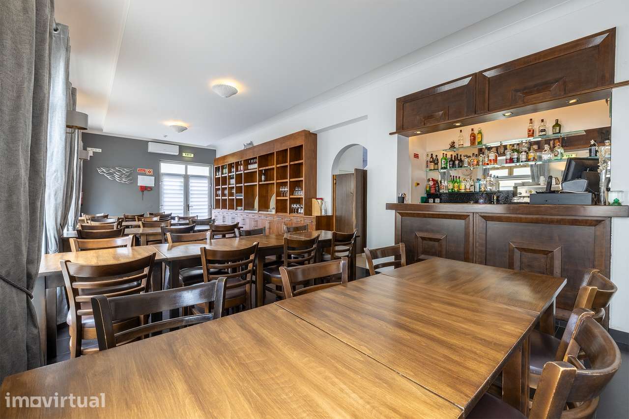 DESLUMBRANTE APARTAMENTO DUPLEX T3 COM RESTAURANTE DE SUCESSO NO PISO - Grande imagem: 2/50