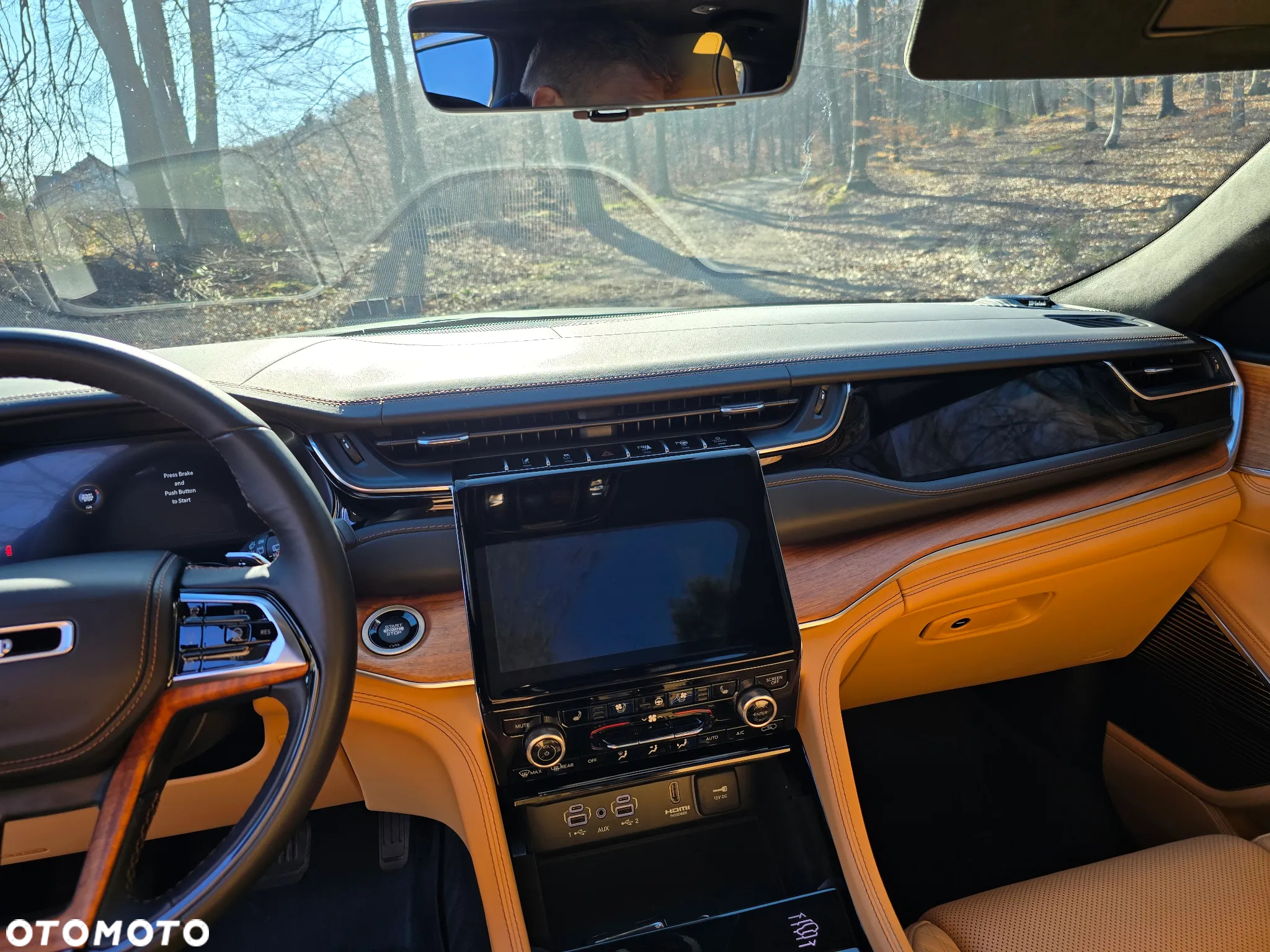 Jeep Grand Cherokee - 12