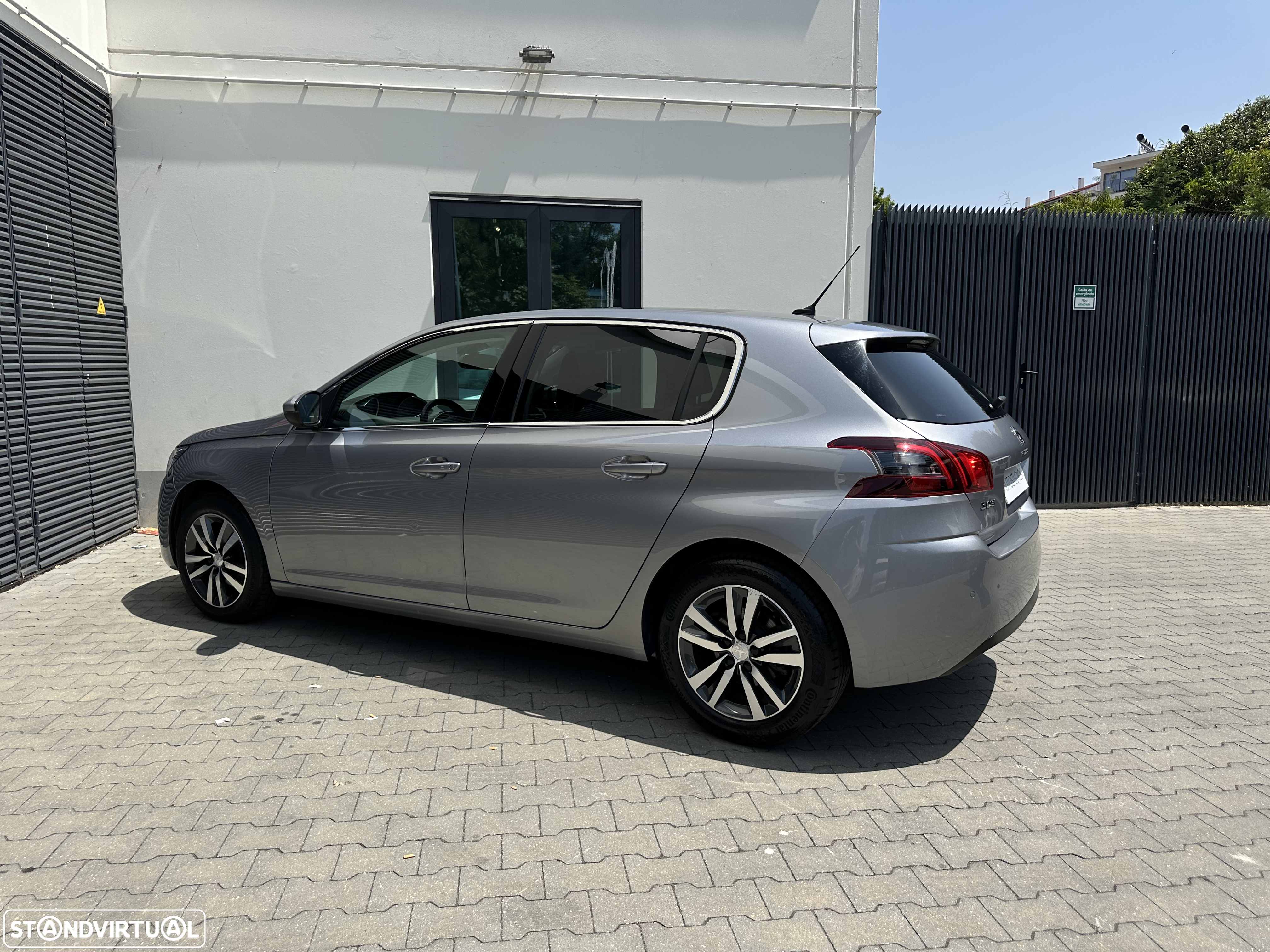Peugeot 308 1.2 PureTech Allure Pack EAT8 - 11