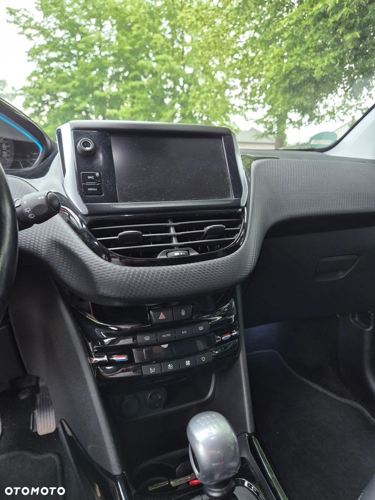 Peugeot 2008 BlueHDi FAP 120 STOP & START Allure - 19