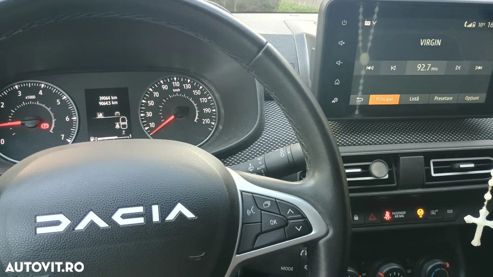 Dacia Logan TCe 90 Essential - 1