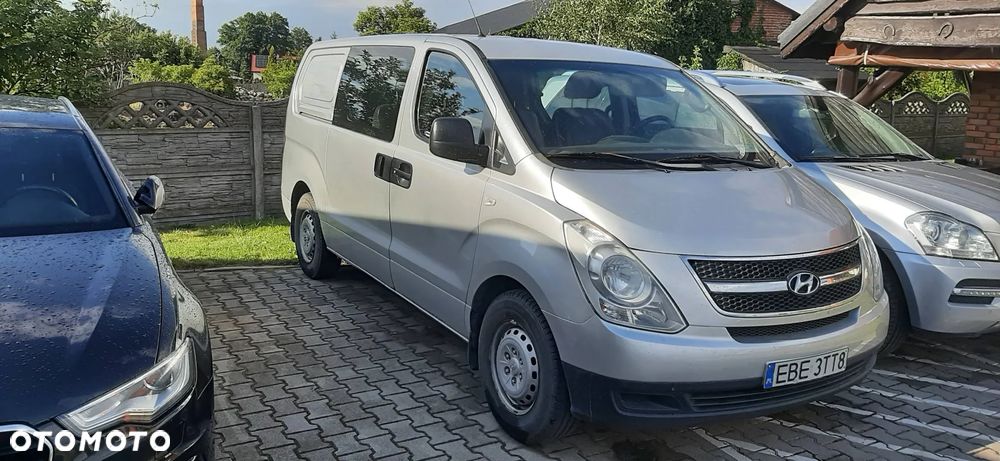 Hyundai H-1 Starex ver-2-5-crdi-travel - 1