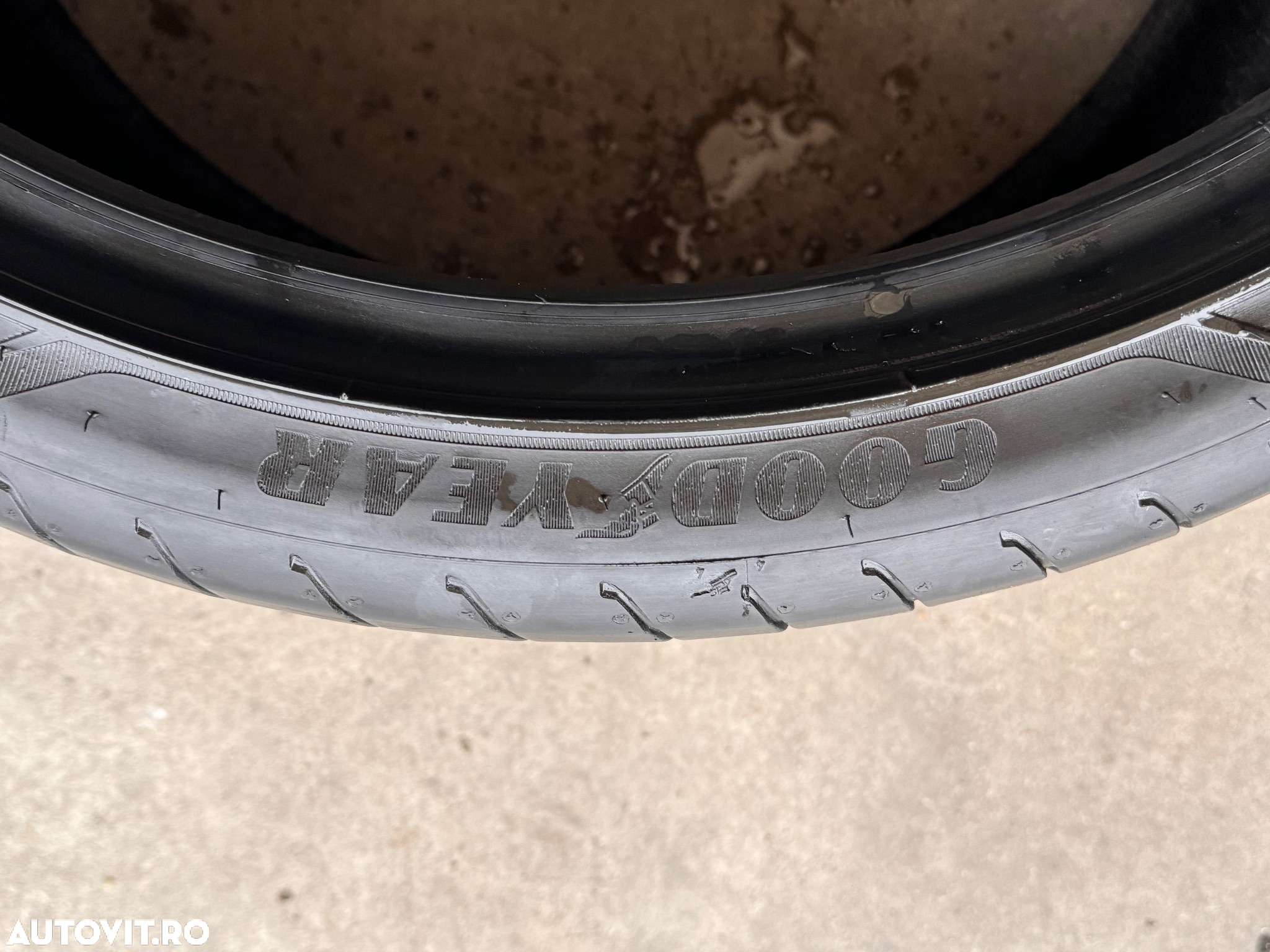 Vând 2 anvelope 305/30/21 goodyear de vară la 6mm - 6