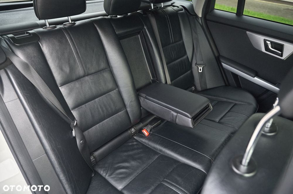Mercedes-Benz GLK 220 CDI DPF BlueEFFICIENCY 7G-TRONIC - 33