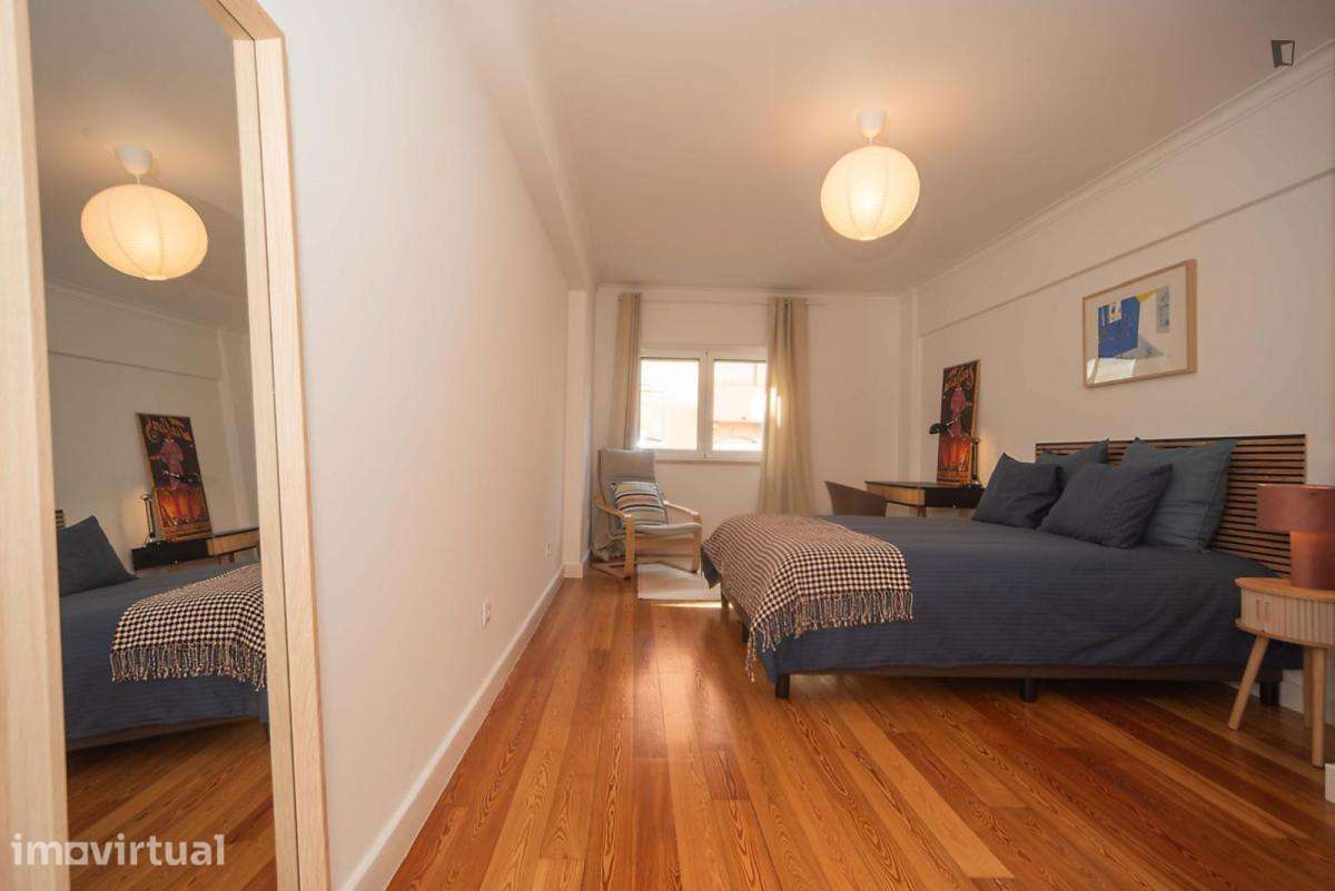 Quarto - localizado em Penha Lisbon - Grande imagem: 2/15