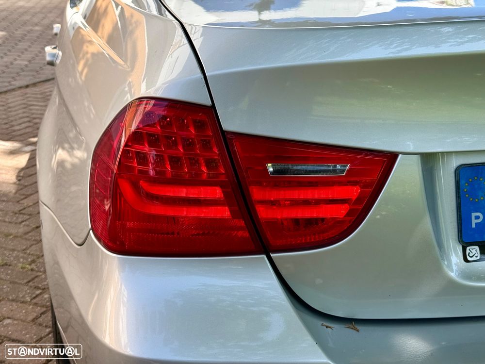 BMW 320 d Pack M - 10
