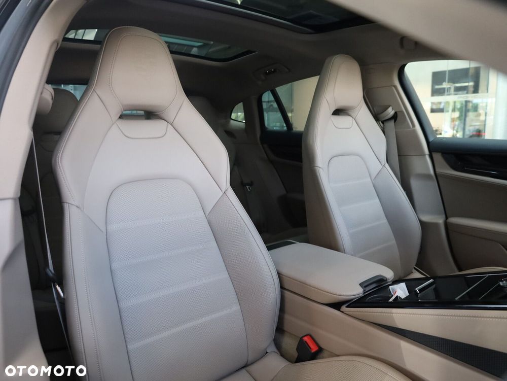Porsche Panamera - 21