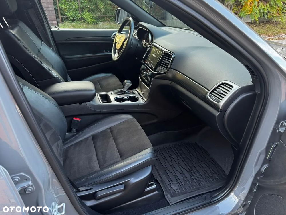Jeep Grand Cherokee - 22