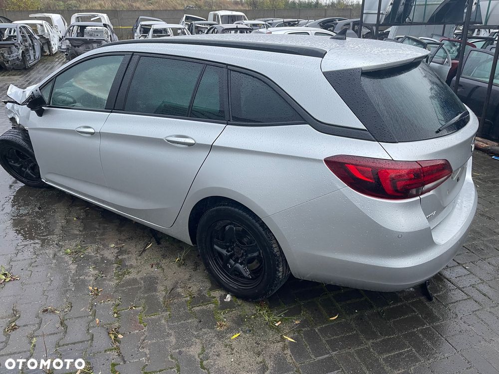OPEL ASTRA K KOMBI DRZWI Z176 2019 rok DRZWI - 3