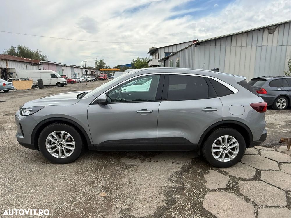 Ford Kuga 1.5 EcoBoost A8 FWD Titanium - 3