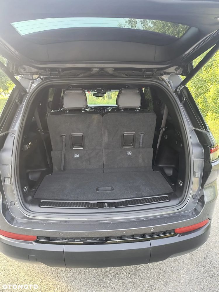 Jeep Grand Cherokee - 12