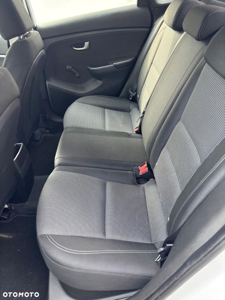 Hyundai i30 blue 1.4 Style - 34