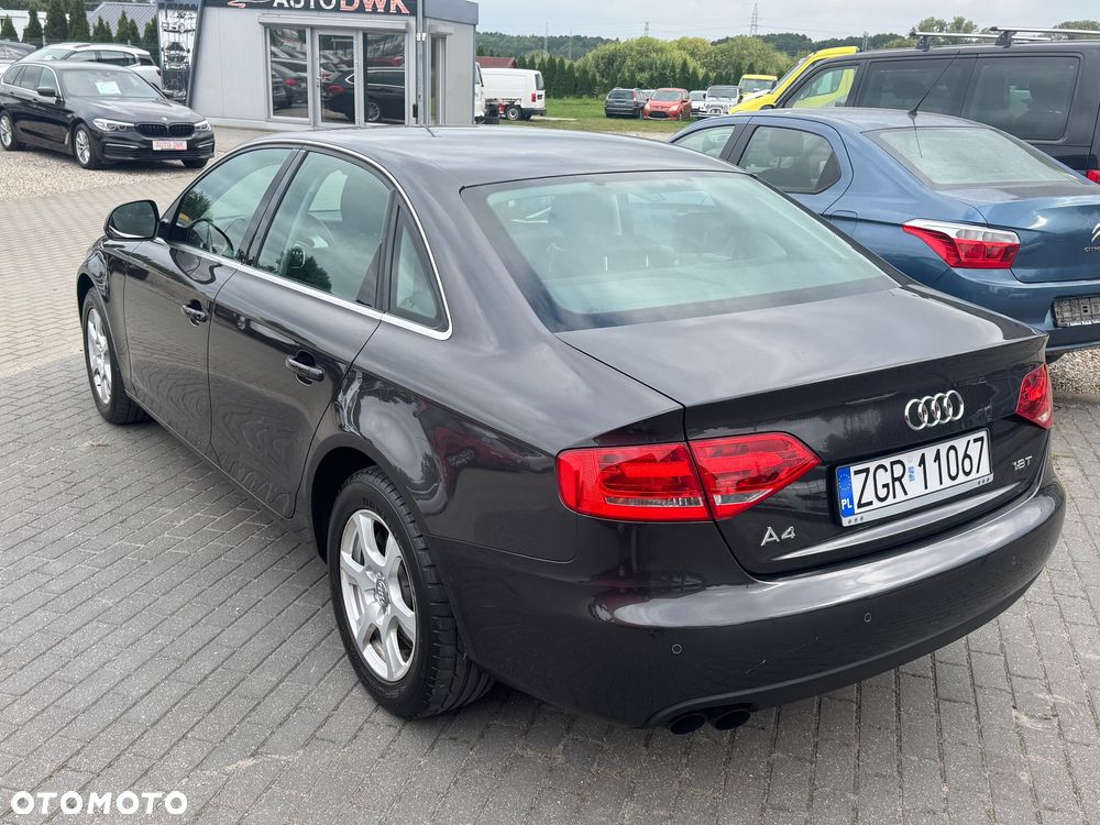 Audi A4 1.8 TFSI Ambiente - 2