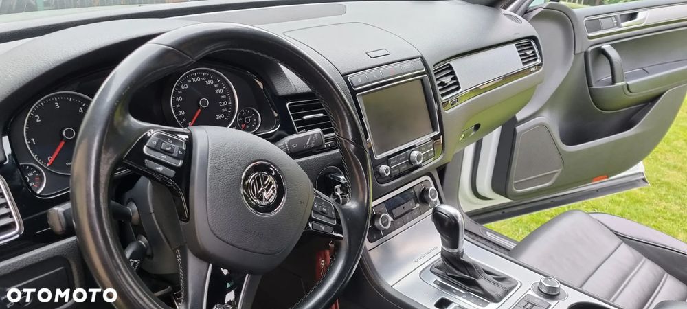 Volkswagen Touareg 3.0 V6 TDI BMT Perfectline R-Style - 10