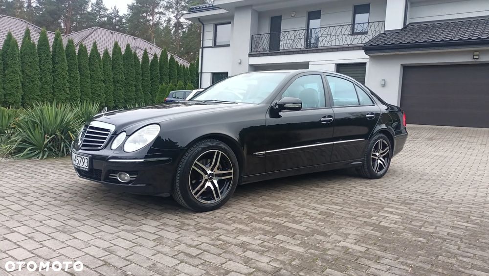 Mercedes-Benz Klasa E 320 CDI 7G-TRONIC Avantgarde BusinessEDITION - 4