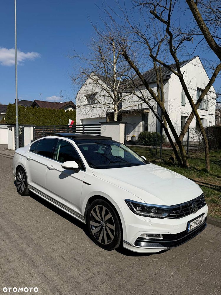 Volkswagen Passat - 1