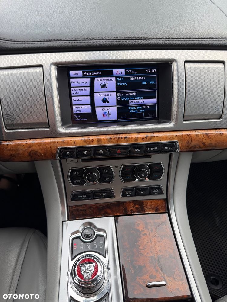 Jaguar XF 2.0 T Premium Luxury - 20