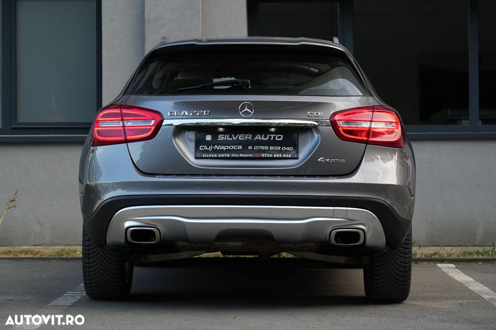 Mercedes-Benz GLA 220 d 4MATIC 7G-DCT - 24