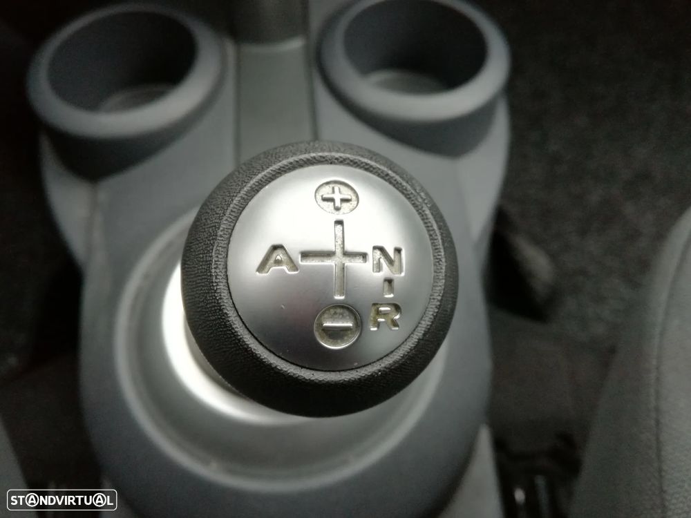 Mitsubishi Colt - 24