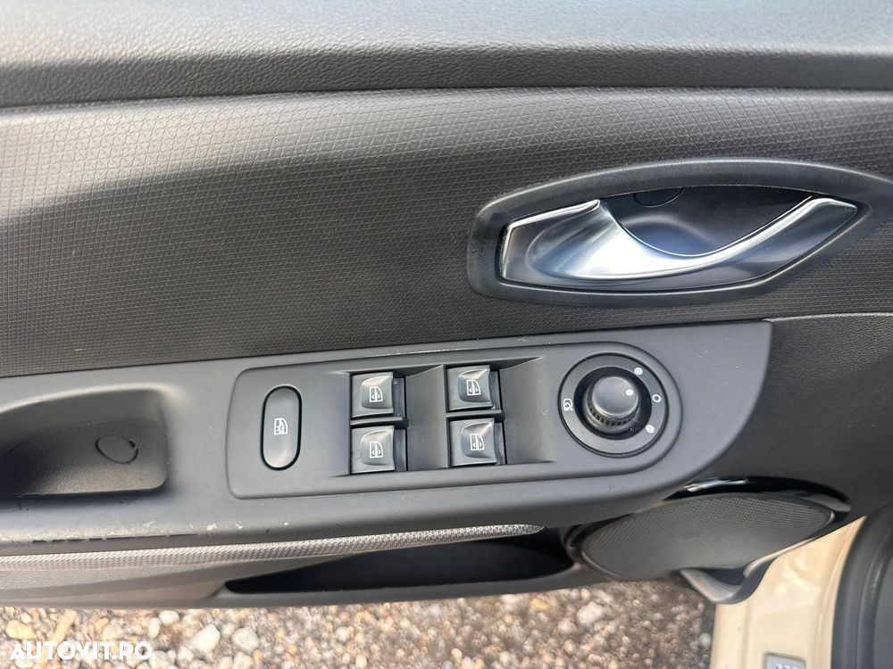 Renault Megane ENERGY TCe 115 Start & Stop LIMITED - 11