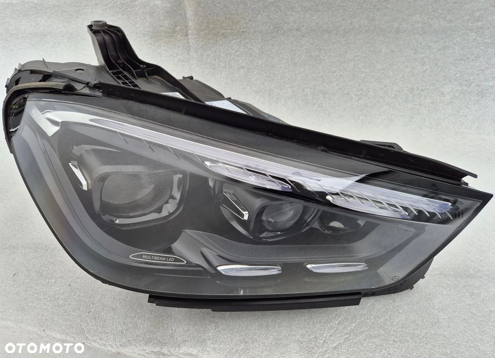 Lampa prawa Mercedes GLE W167 A1679068409 - 3
