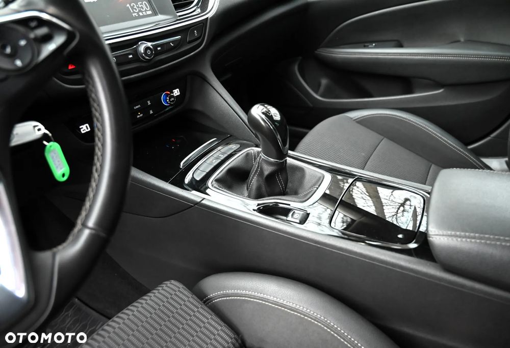 Opel Insignia - 35