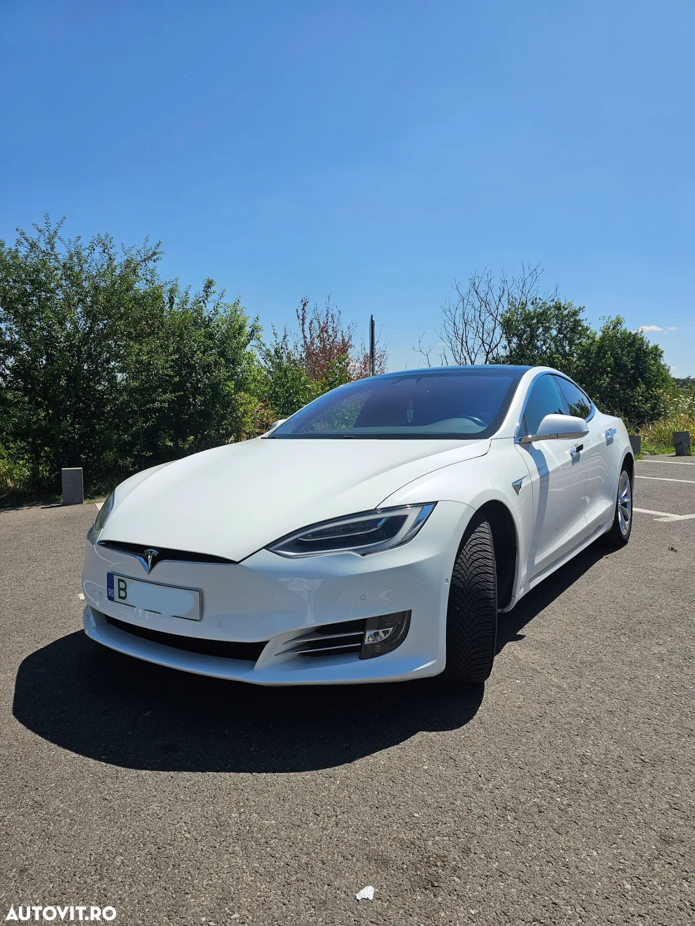 Tesla Model S - 3