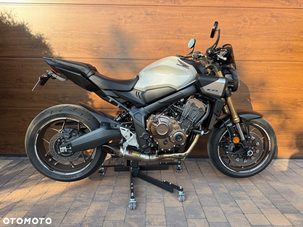 Honda CB - 2