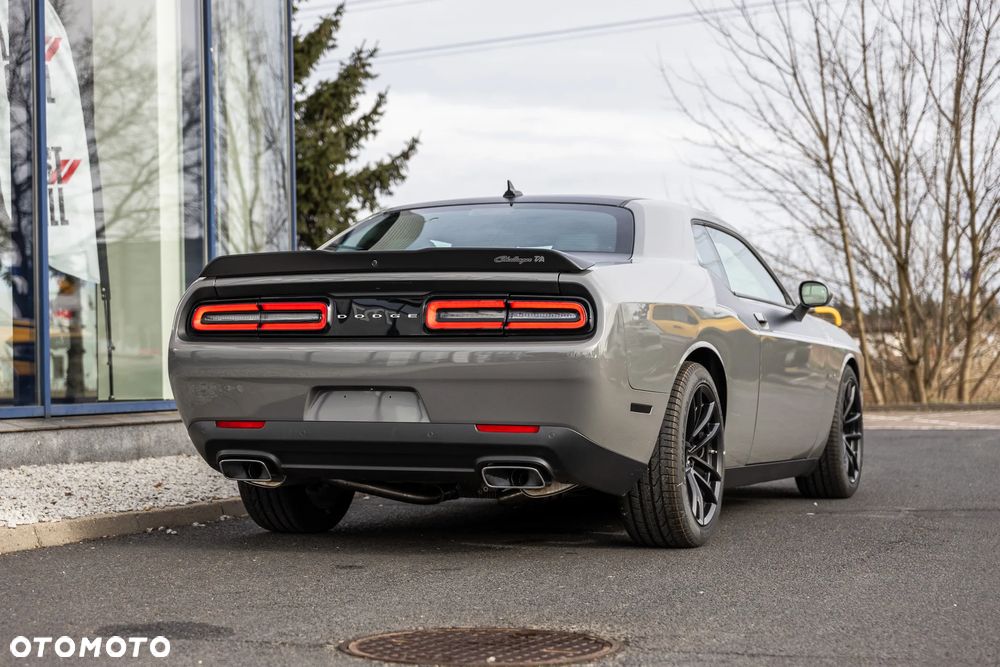 Dodge Challenger - 31