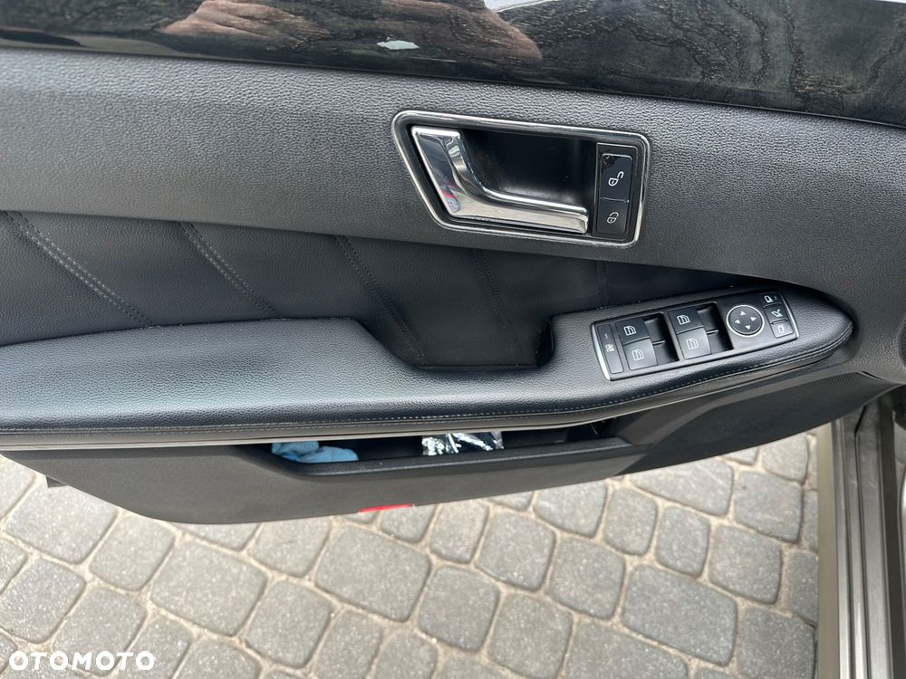 Mercedes-Benz Klasa E 220 CDI DPF BlueEFFICIENCY Automatik Avantgarde - 9