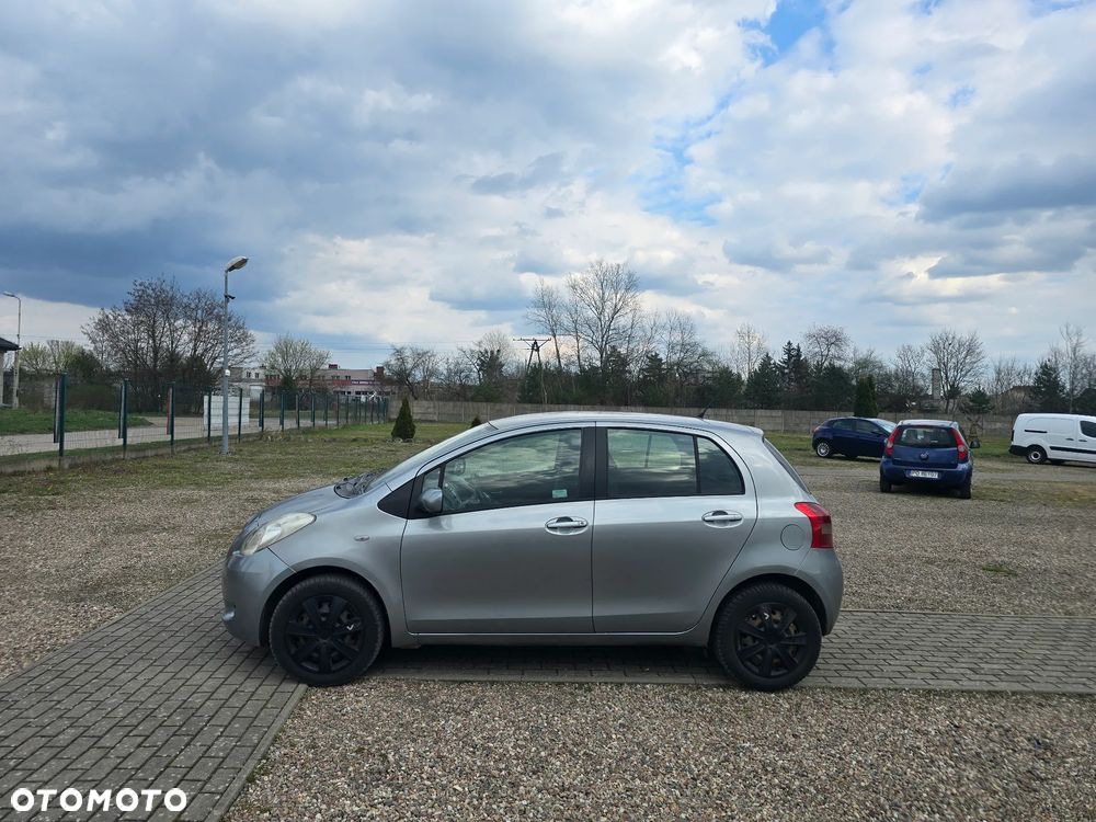 Toyota Yaris 1.3 Sol MM - 10