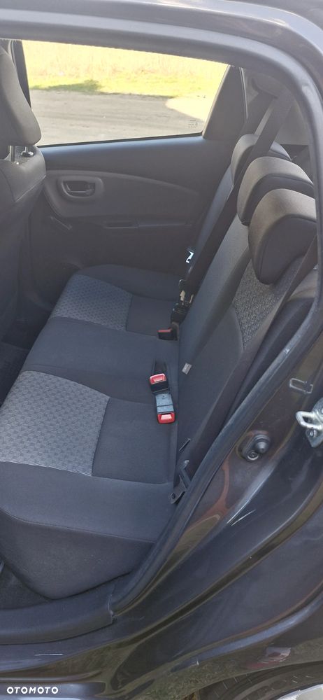 Toyota Yaris 1.33 Premium EU6 - 17