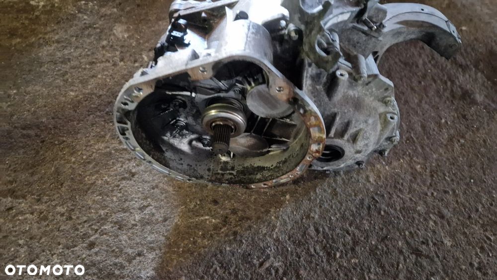 MERCEDES A KLASA W169 B KLASA W245 2.0 CDI SKRZYNIA BIEGÓW 6 BIEGÓW A1693600700 - 2