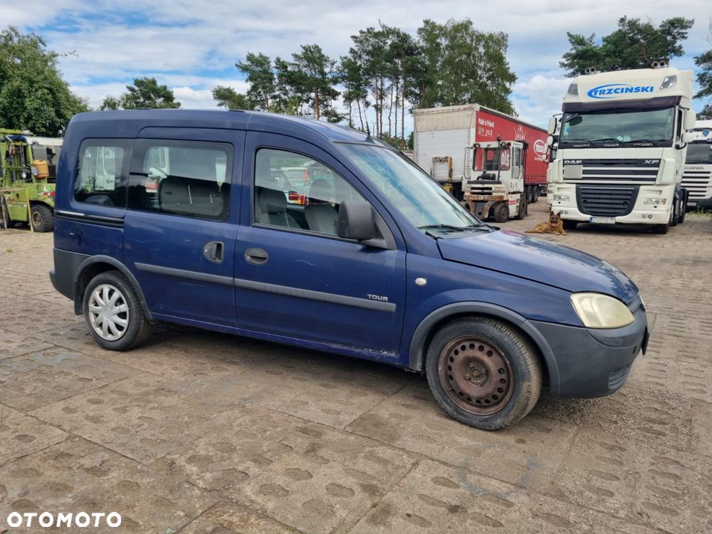 Opel Combo Tour - 2