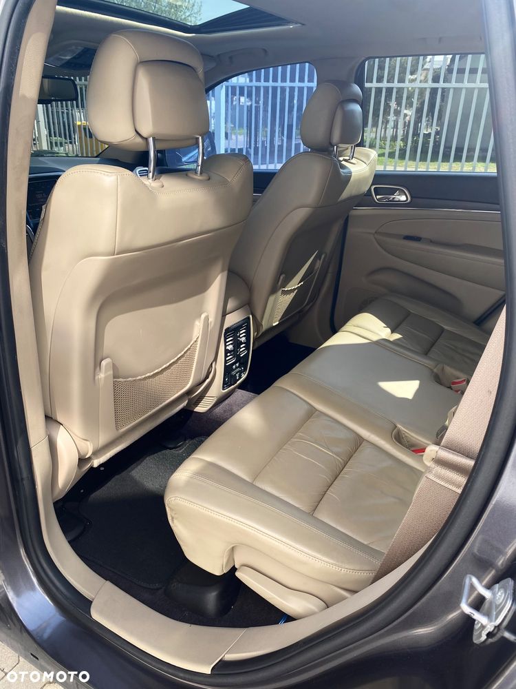 Jeep Grand Cherokee - 18
