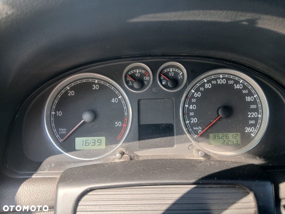 Volkswagen Passat 1.9 TDI Basis - 11