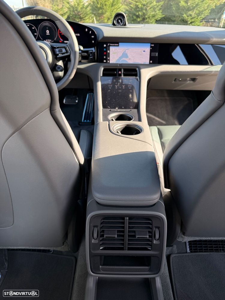 Porsche Taycan Sport Turismo bateria Performance Plus - 20