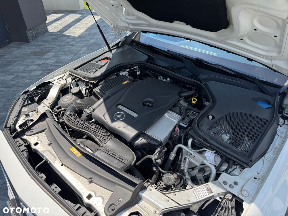 Mercedes-Benz Klasa E 200 4-Matic 9G-TRONIC - 26
