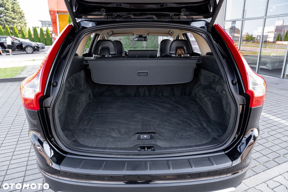 Volvo XC 60 D4 AWD Geartronic RDesign - 20