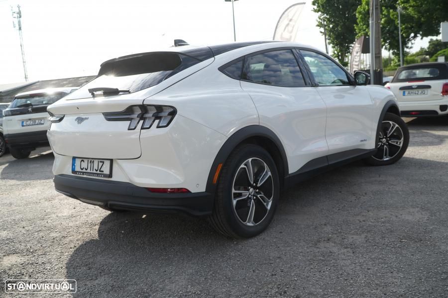 Ford Mustang Mach-E 75.7 kWh Premium AWD - 4