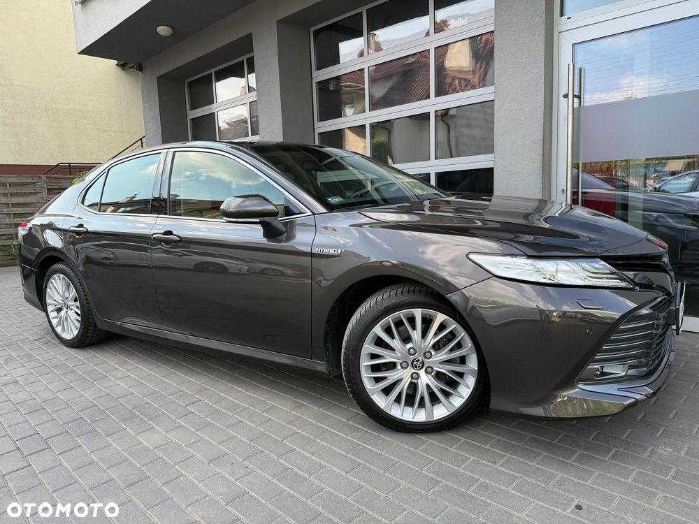 Toyota Camry 2.5 Hybrid Executive CVT - 24
