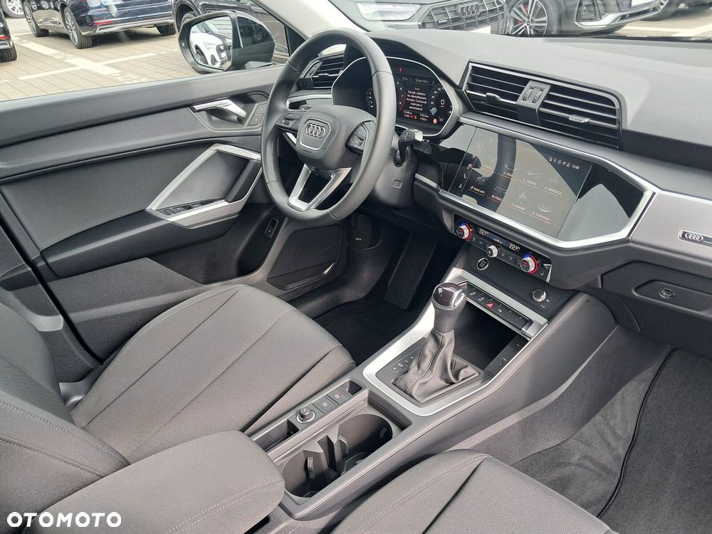 Audi Q3 - 30
