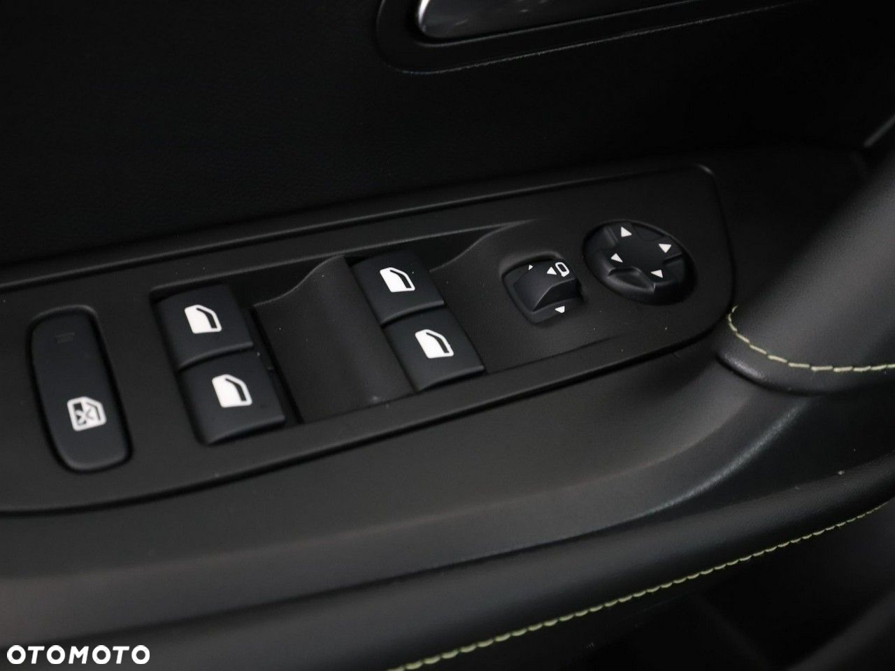 Peugeot 2008 1.2 PureTech GT Line S&S - 38