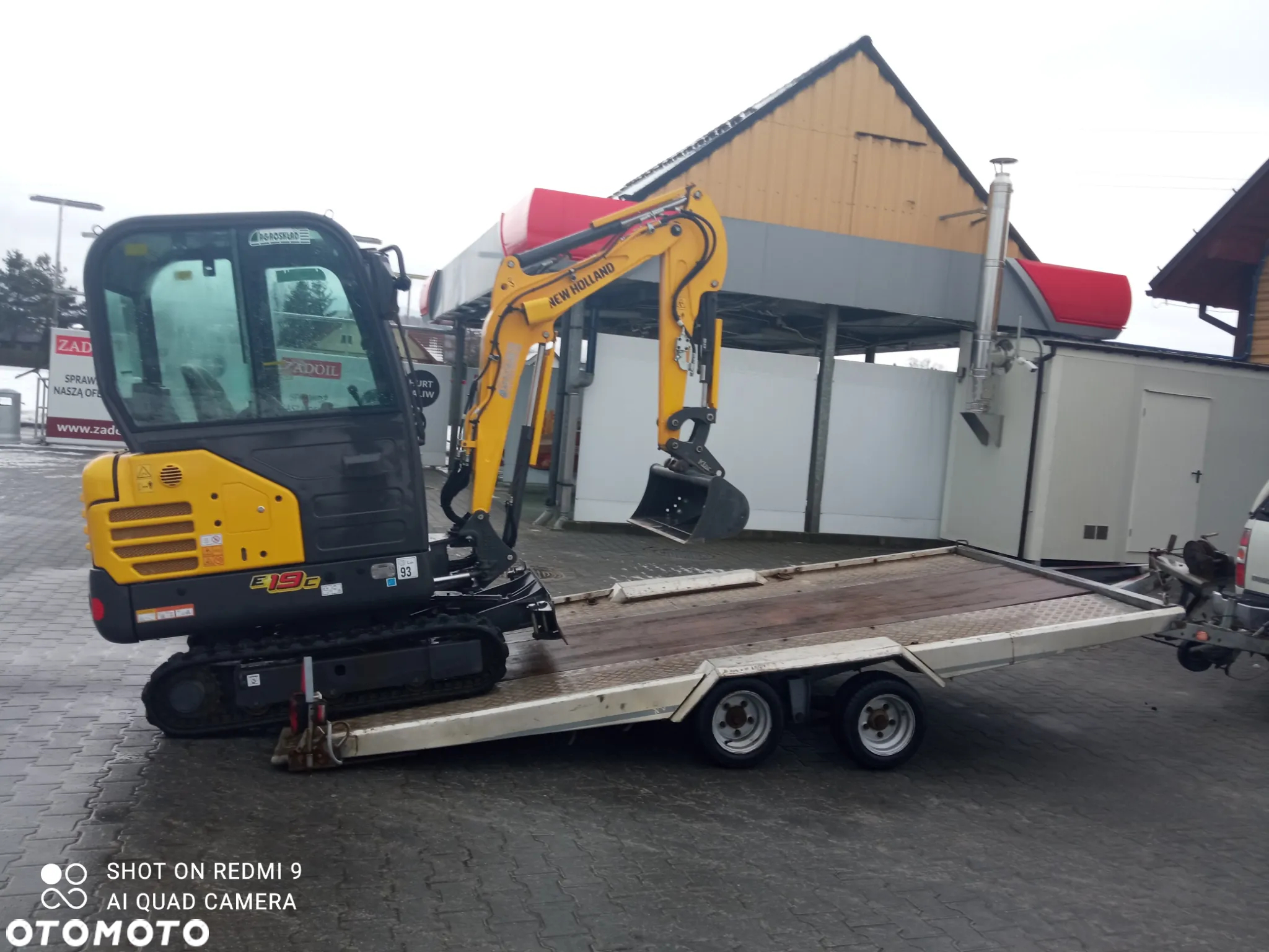 New Holland E19C - 12