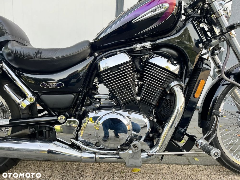 Suzuki Intruder - 22