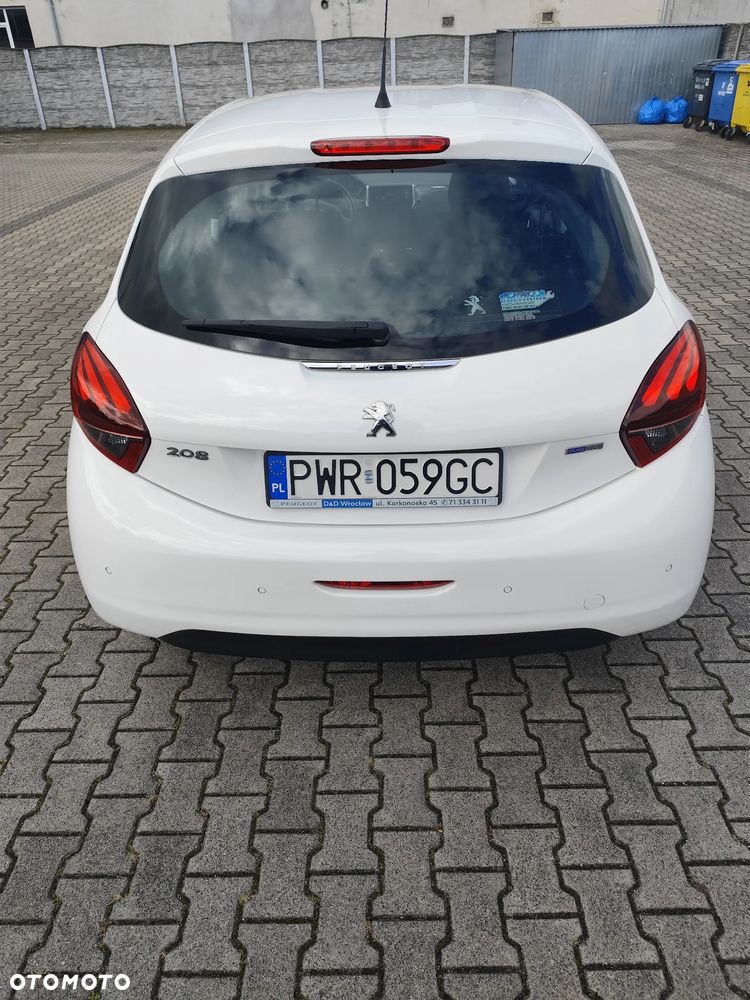 Peugeot 208 2015 photo 5