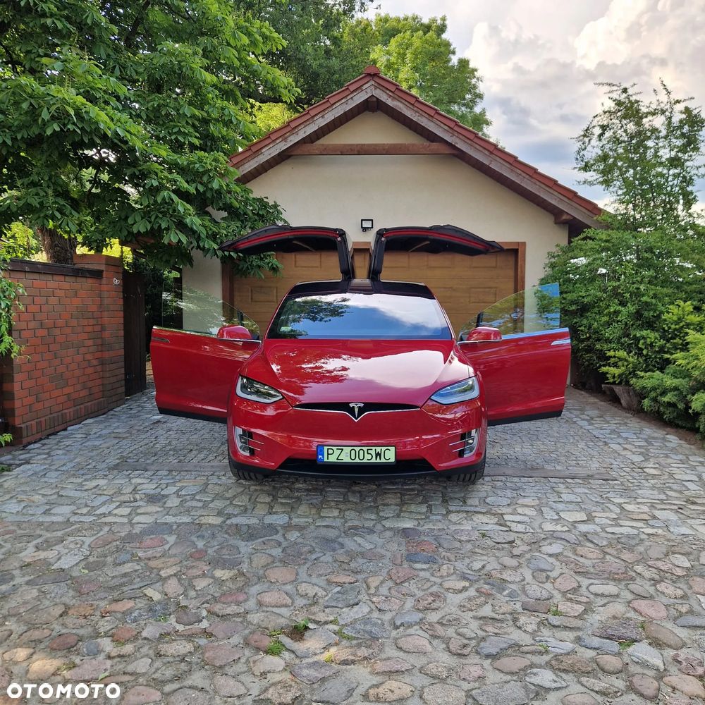 Tesla Model X 75 D - 5