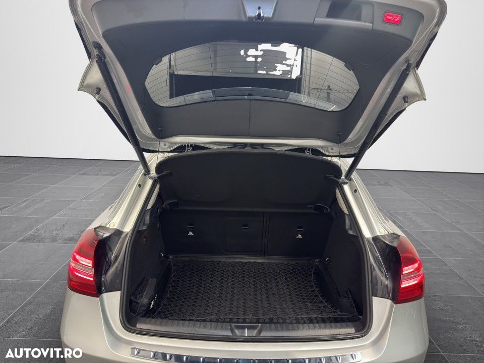 Mercedes-Benz GLA - 19