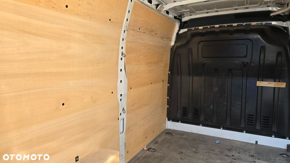 Nissan Interstar - 38