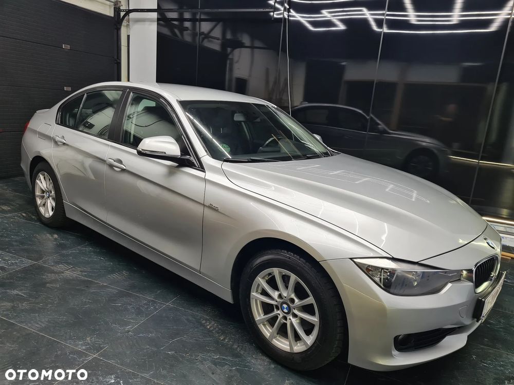 BMW Seria 3 316d Sport Line - 21